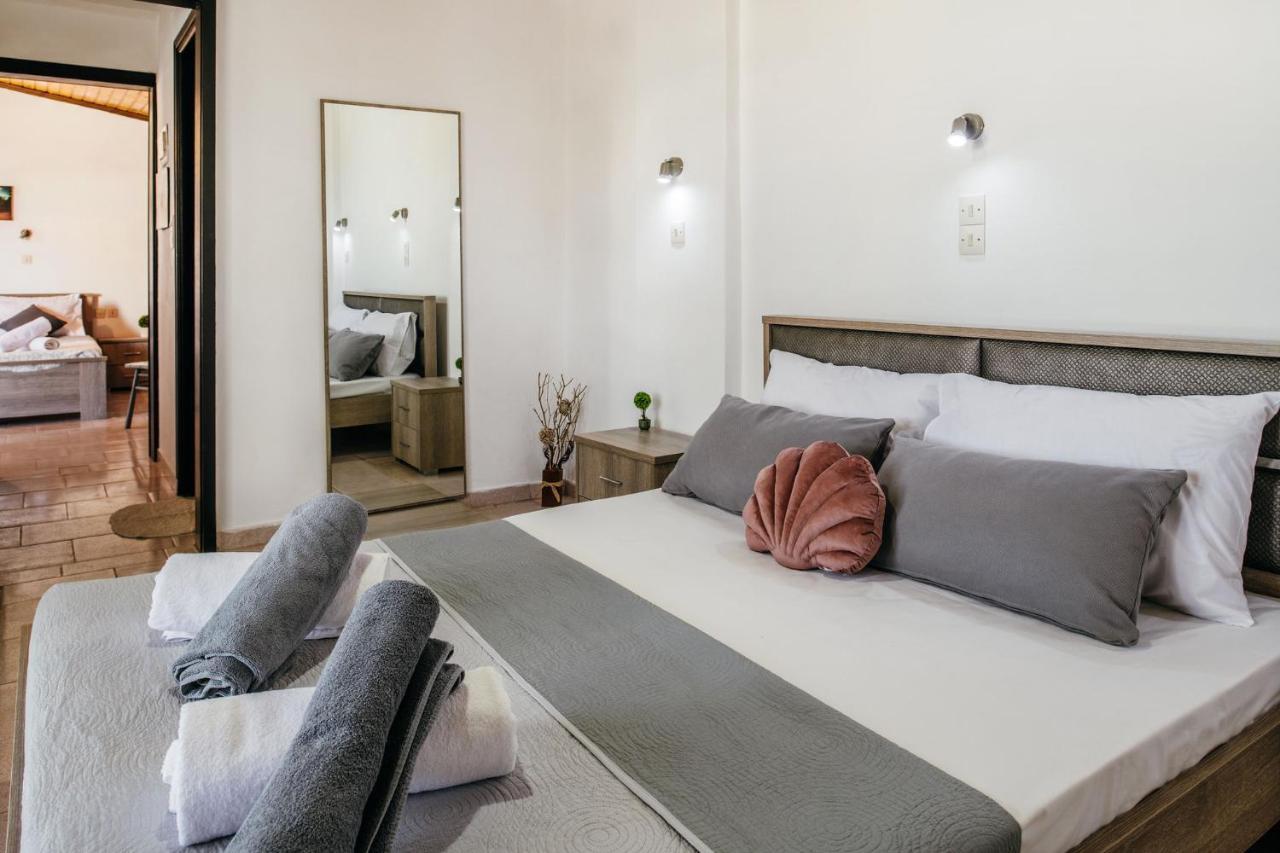Villa Corali Apartments Sea Breath & Pool Amoudi Luaran gambar