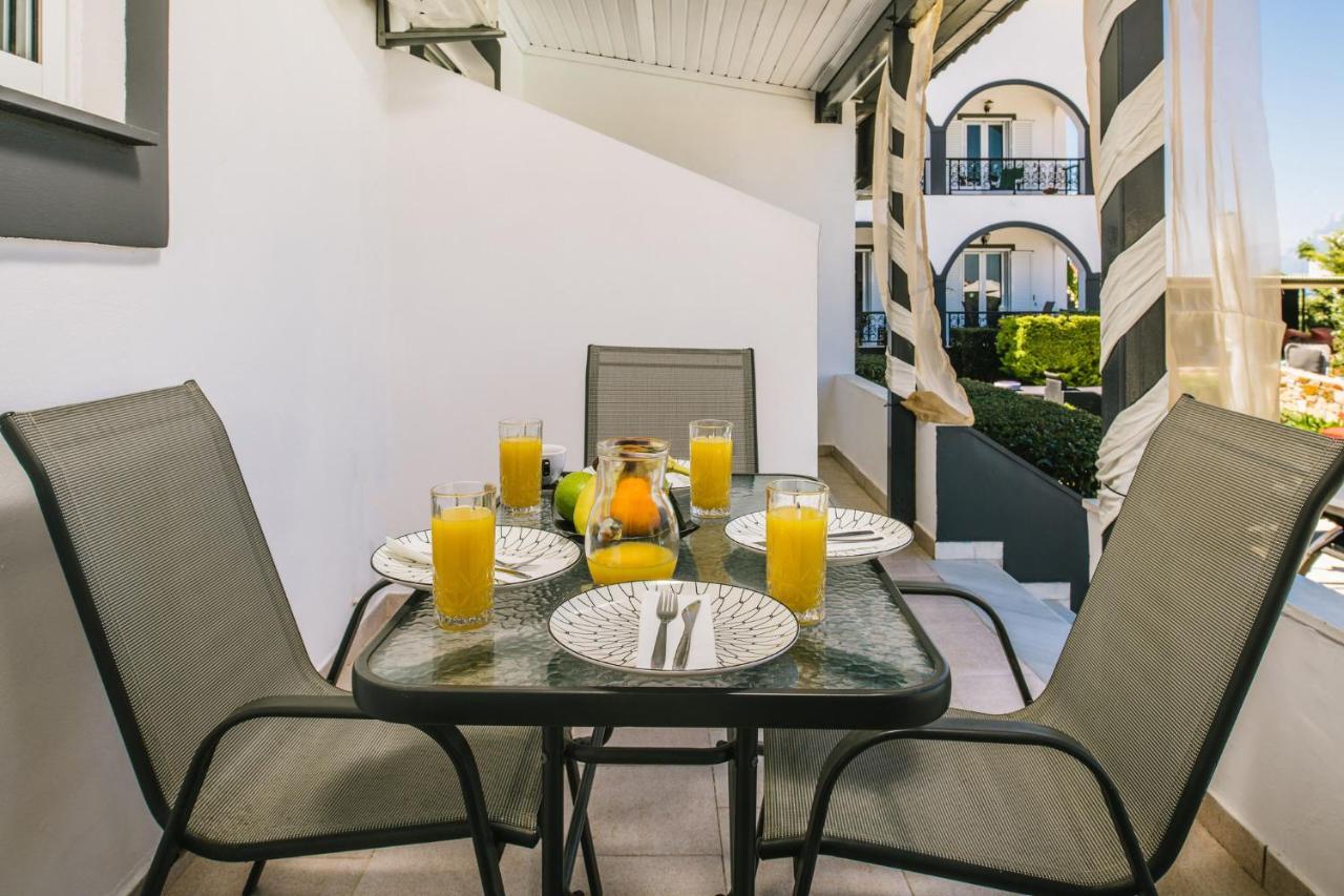 Villa Corali Apartments Sea Breath & Pool Amoudi Luaran gambar