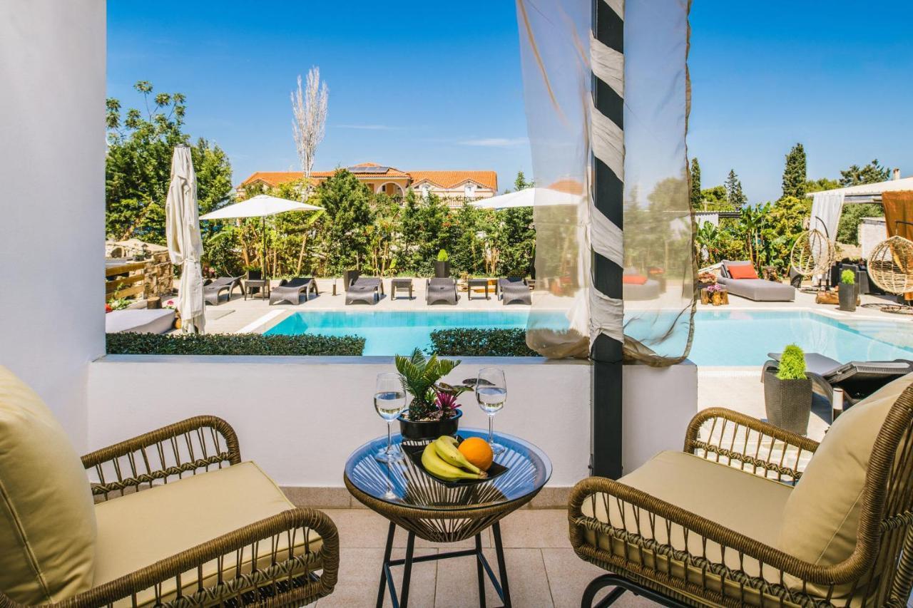 Villa Corali Apartments Sea Breath & Pool Amoudi Luaran gambar