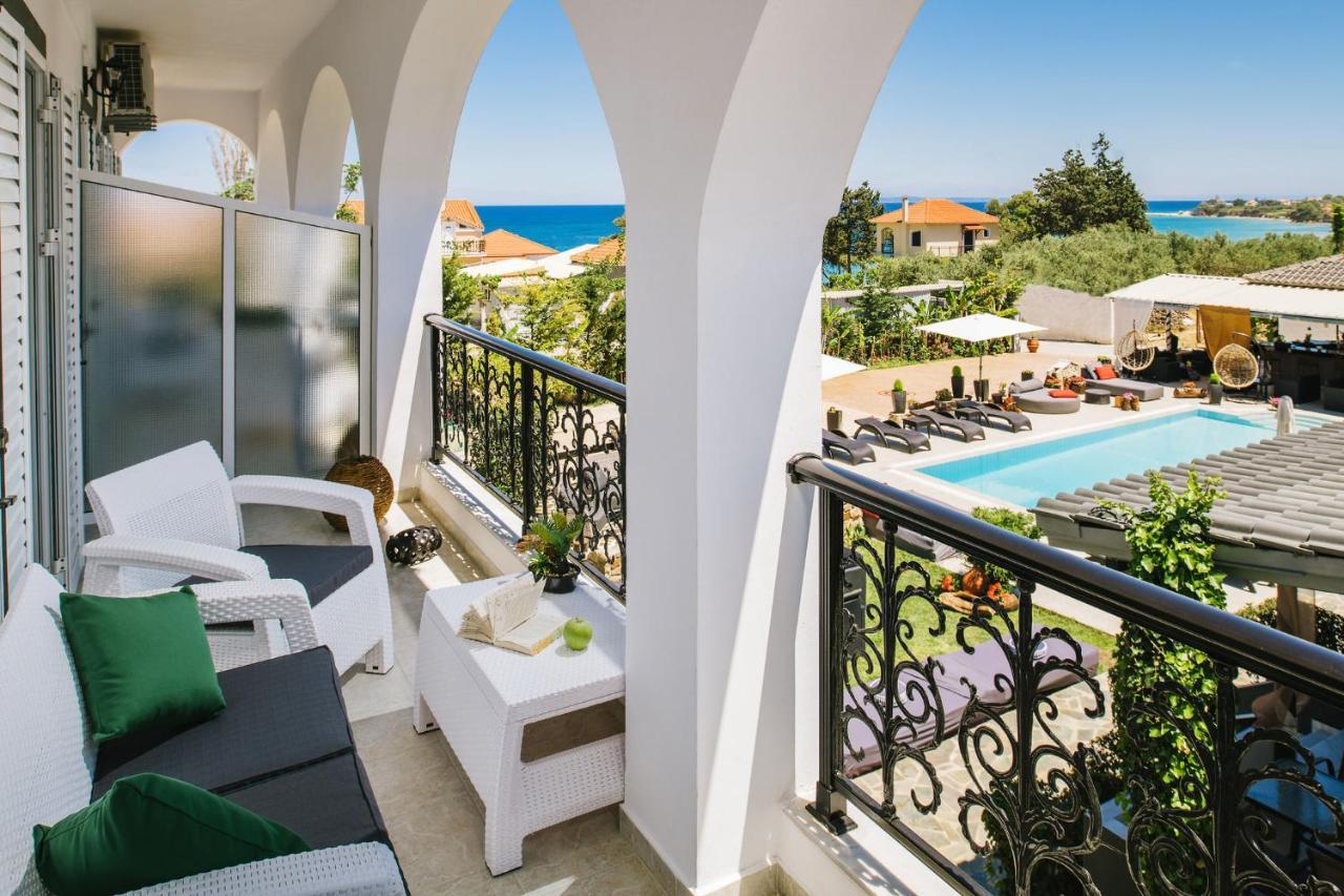 Villa Corali Apartments Sea Breath & Pool Amoudi Luaran gambar