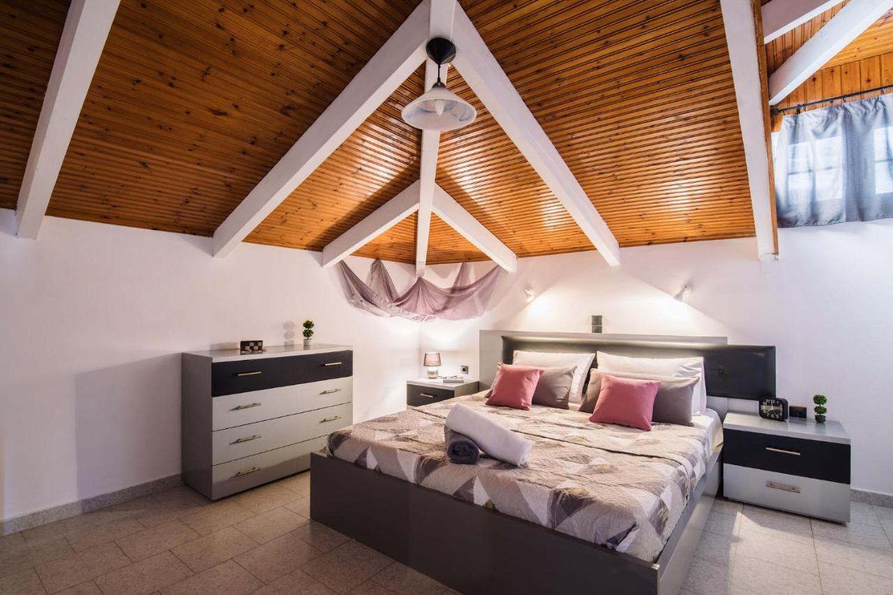 Villa Corali Apartments Sea Breath & Pool Amoudi Luaran gambar