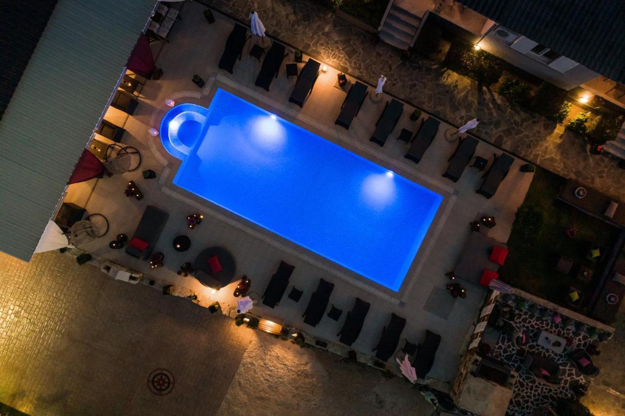 Villa Corali Apartments Sea Breath & Pool Amoudi Luaran gambar