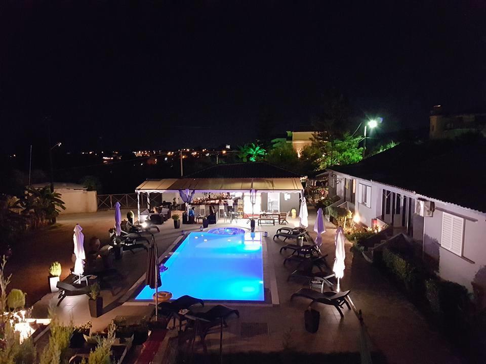 Villa Corali Apartments Sea Breath & Pool Amoudi Luaran gambar